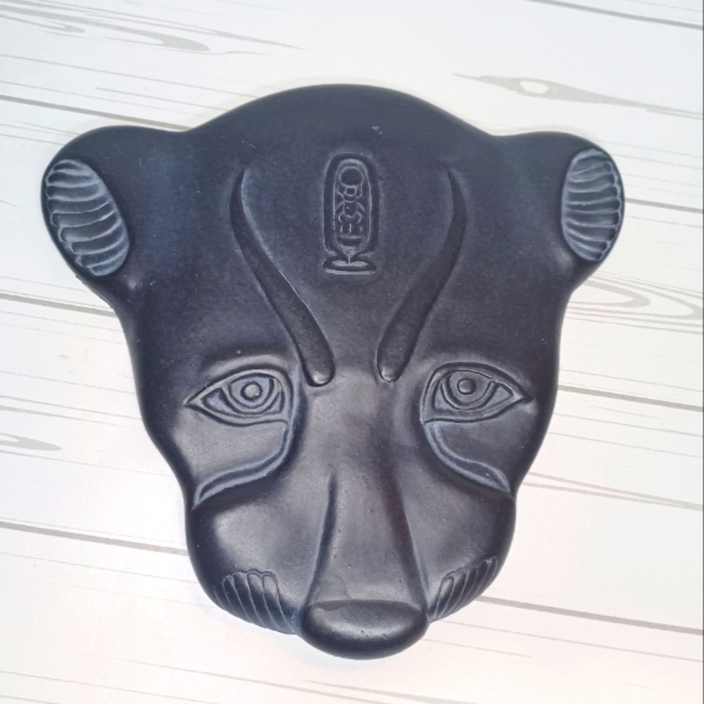 Egyptian Leopard Buckle Design Decor